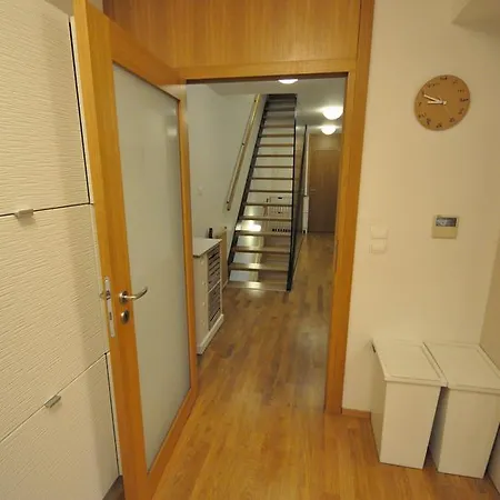 President Apartma 180m2 Garage 2x דירה