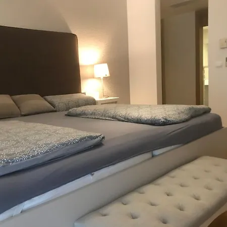 President Apartma 180m2 Garage 2x דירה